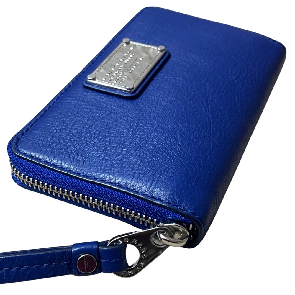 EUC Marc by Marc Jacobs Cobalt Blue Leather Zip Around Classic Q Wallet Wristlet - Picture 3 of 12